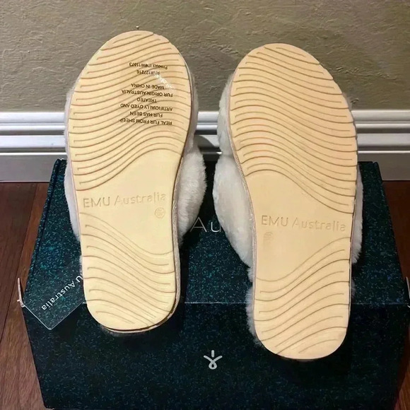EMU Australia sz 6 slippers - Picture 3 of 3